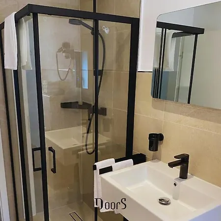 Doors Living Family Iv Apartman *
