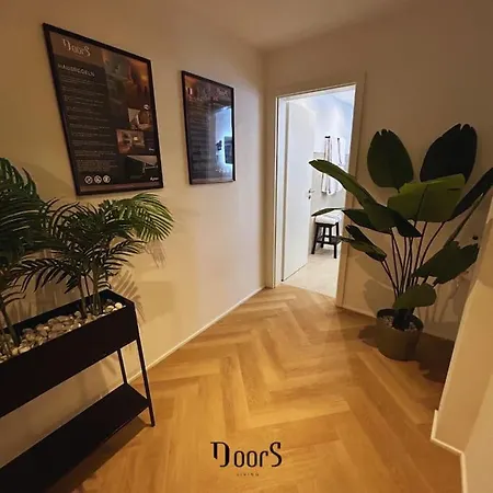 Doors Living Family Iv